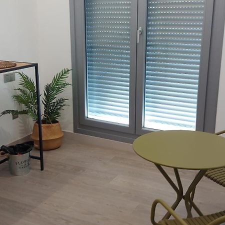 Stone House Rooms Porrino Luaran gambar